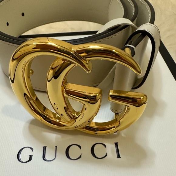 AUTHENTIC GUCCI LEATHER BELT WITH
DOUBLE G BUCKLE - Picture 6 of 10